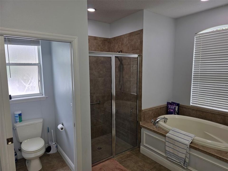 For Sale: $499,900 (3 beds, 2 baths, 1734 Square Feet)