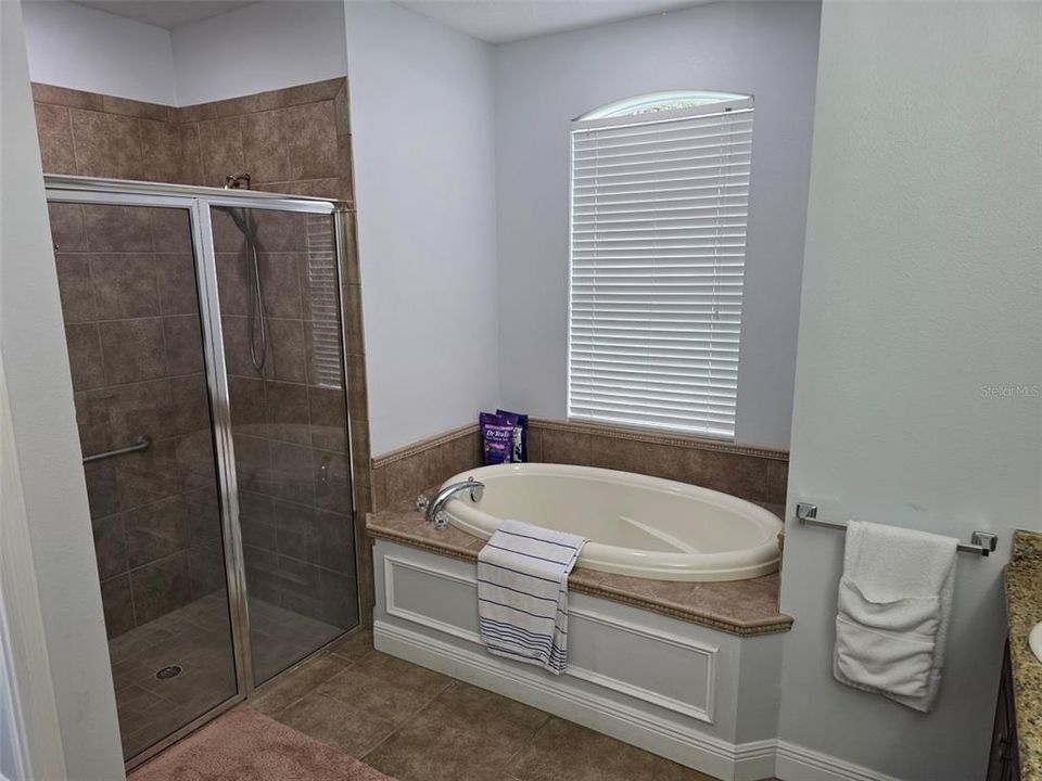 For Sale: $499,900 (3 beds, 2 baths, 1734 Square Feet)