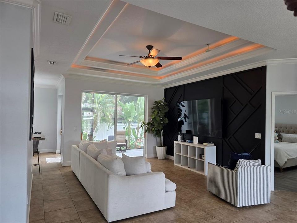 For Sale: $499,900 (3 beds, 2 baths, 1734 Square Feet)