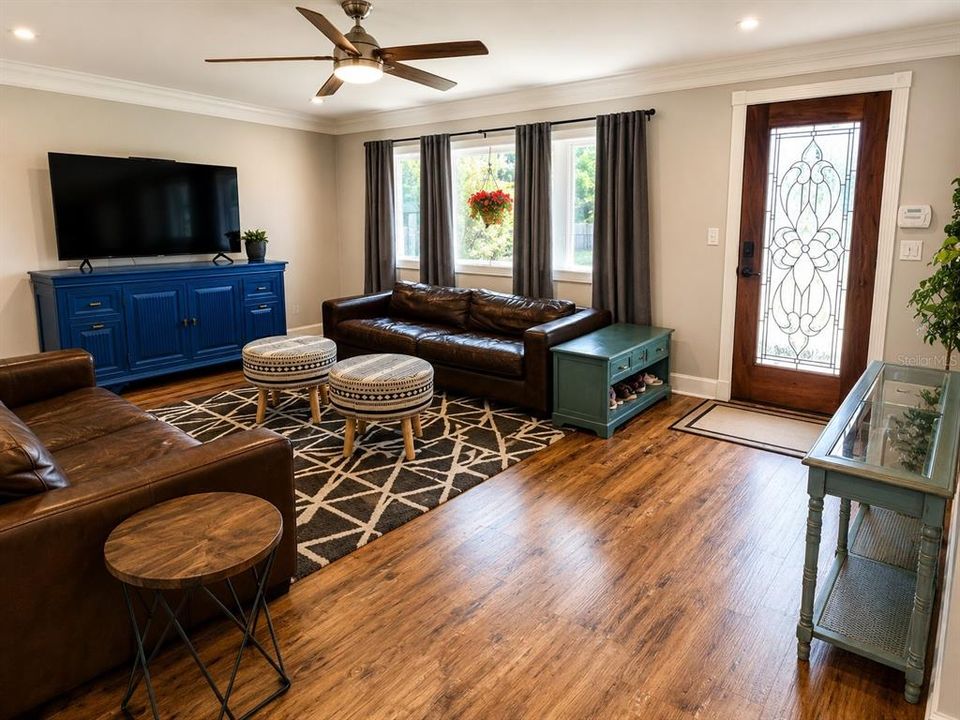 For Sale: $470,000 (3 beds, 2 baths, 1768 Square Feet)