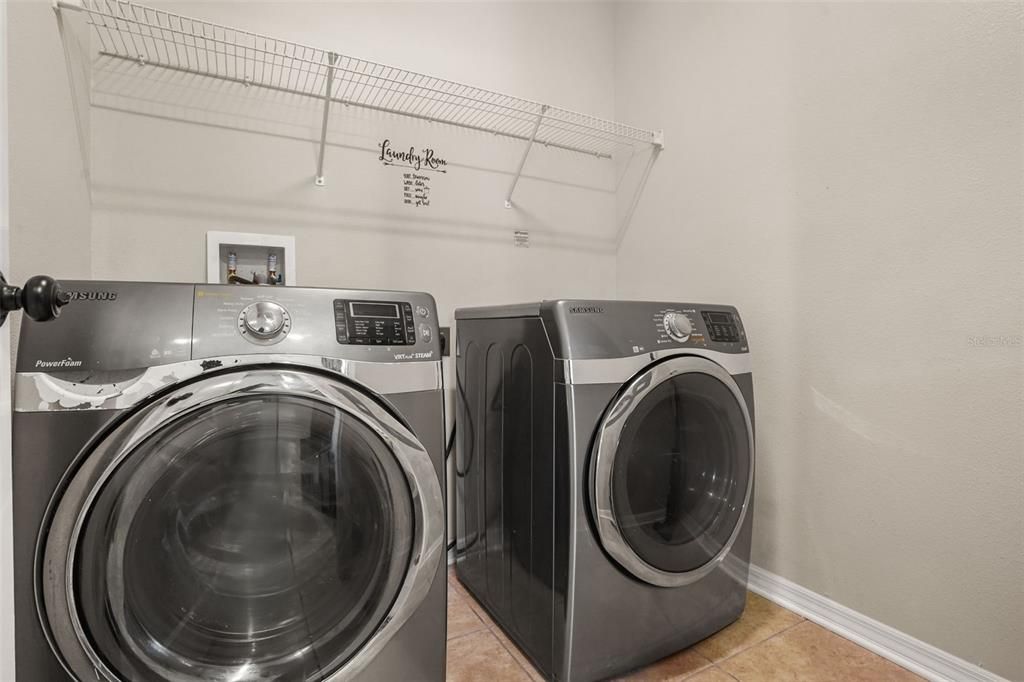For Rent: $2,600 (3 beds, 2 baths, 1940 Square Feet)