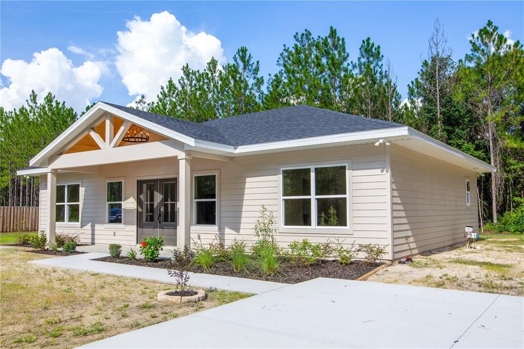 For Sale: $339,900 (3 beds, 2 baths, 1472 Square Feet)