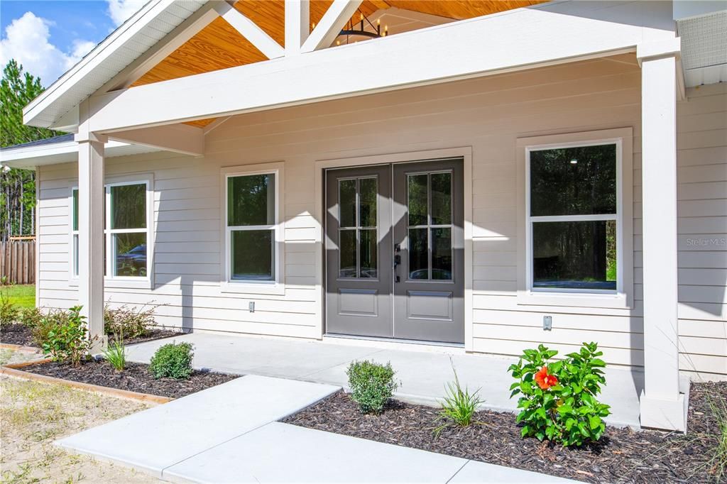 For Sale: $339,900 (3 beds, 2 baths, 1472 Square Feet)