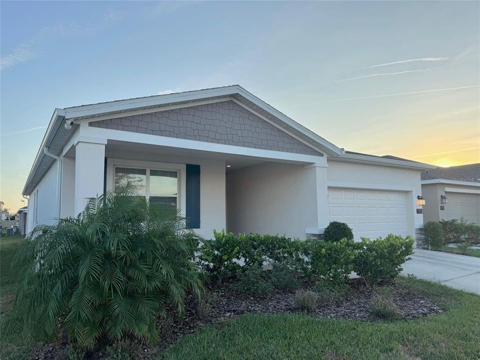 For Rent: $2,400 (4 beds, 2 baths, 1750 Square Feet)