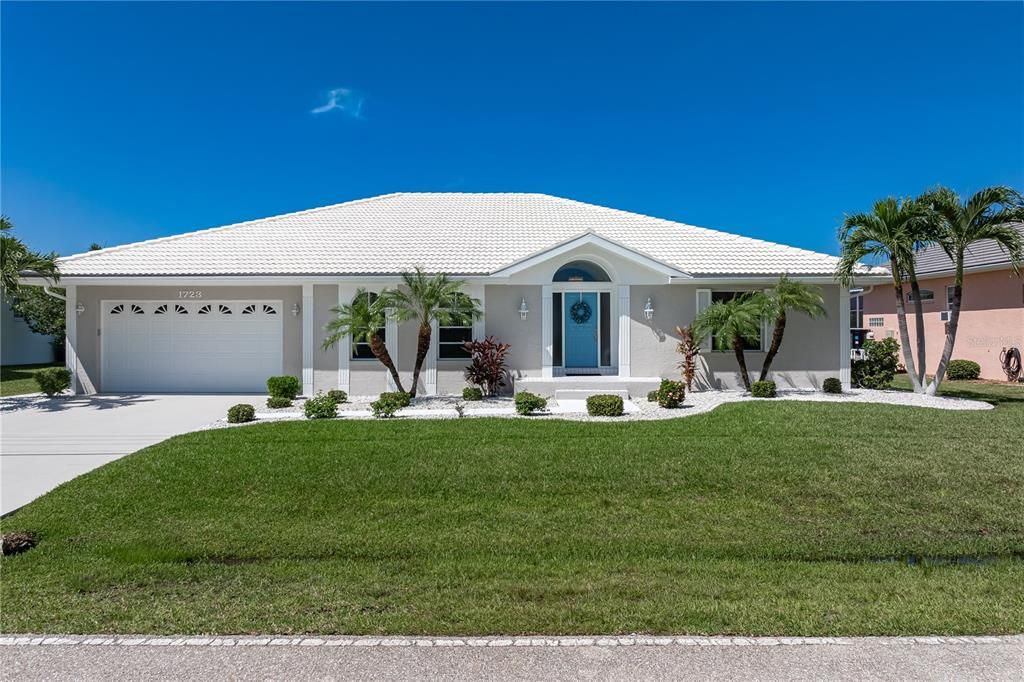For Sale: $799,999 (3 beds, 2 baths, 2441 Square Feet)