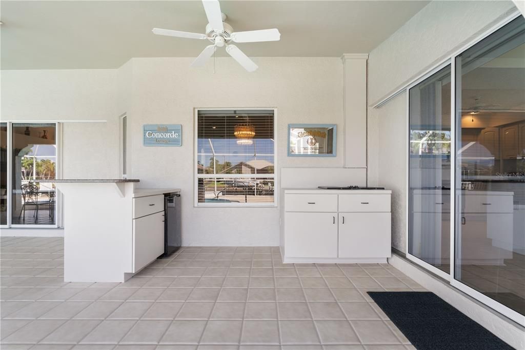 For Sale: $799,999 (3 beds, 2 baths, 2441 Square Feet)