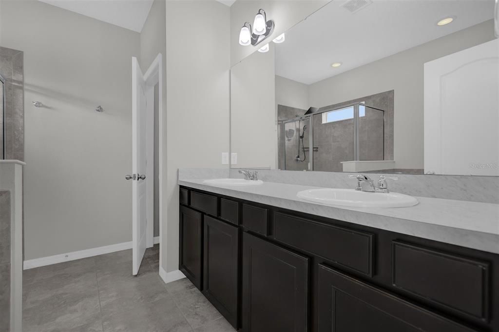 For Sale: $315,000 (3 beds, 2 baths, 2064 Square Feet)