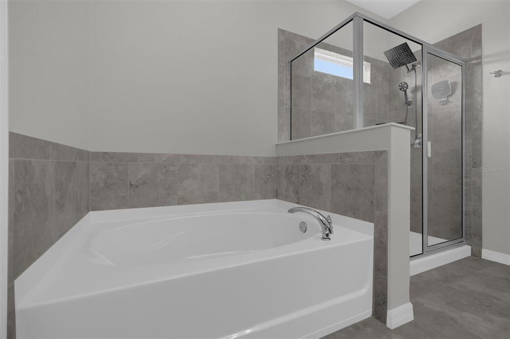 For Sale: $315,000 (3 beds, 2 baths, 2064 Square Feet)