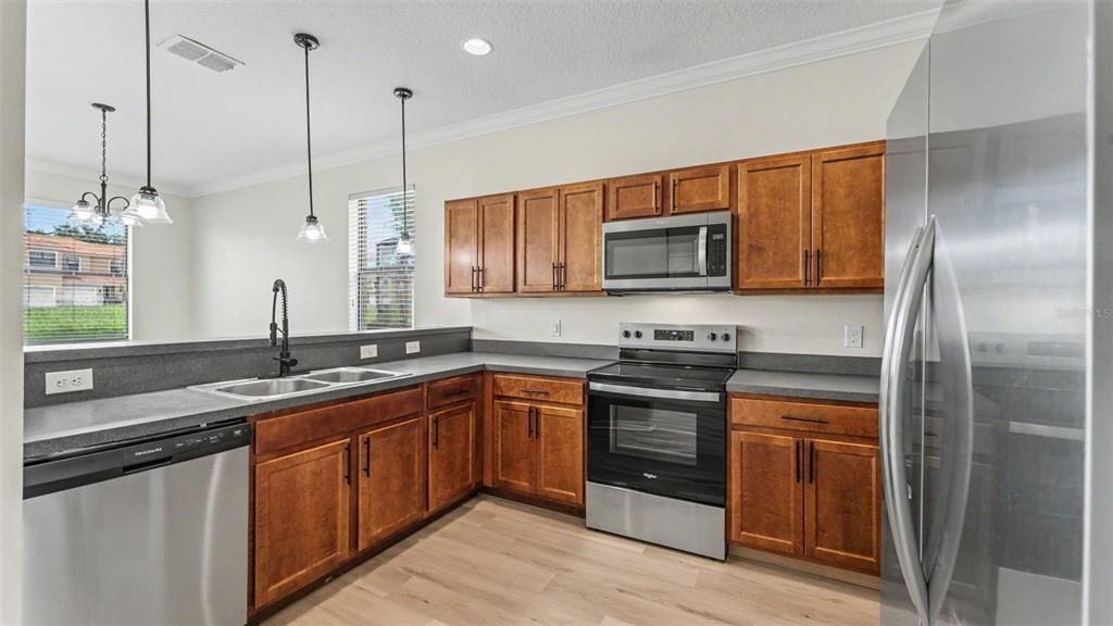 En Venta: $259,900 (4 camas, 2 baños, 1906 Pies cuadrados)