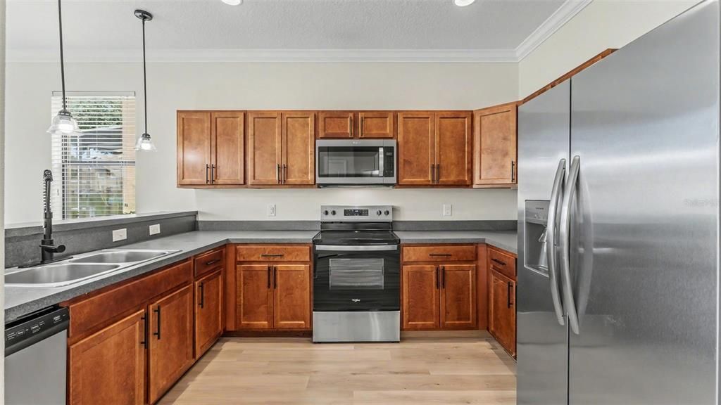 En Venta: $259,900 (4 camas, 2 baños, 1906 Pies cuadrados)