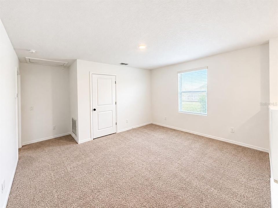 В аренду: $2,900 (5 спален, 4 ванн, 2804 Квадратных фут)