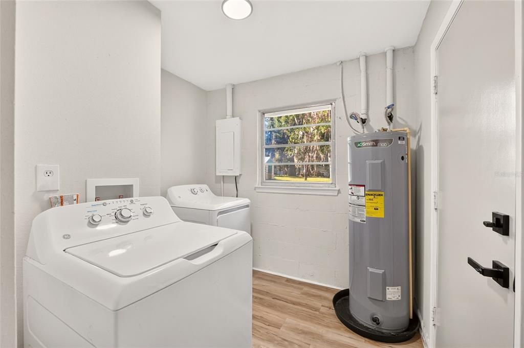 For Sale: $225,000 (3 beds, 2 baths, 1150 Square Feet)