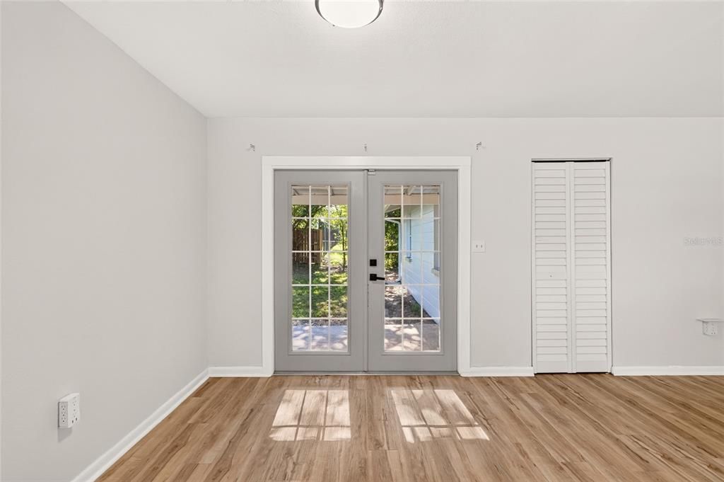 For Sale: $225,000 (3 beds, 2 baths, 1150 Square Feet)