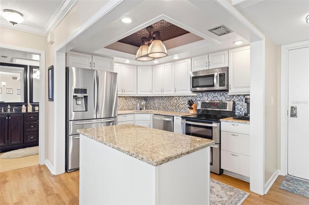For Rent: $2,700 (2 beds, 2 baths, 1175 Square Feet)