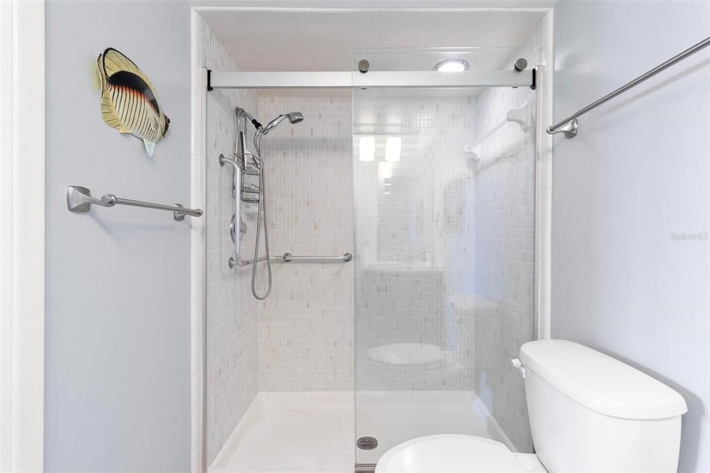 For Rent: $2,700 (2 beds, 2 baths, 1175 Square Feet)