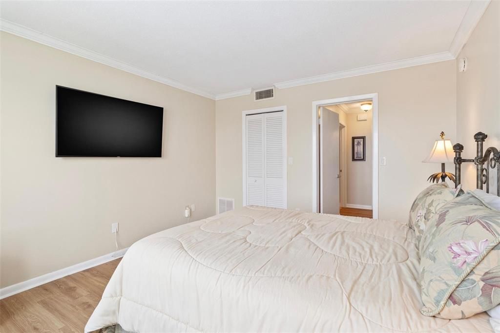 For Rent: $2,700 (2 beds, 2 baths, 1175 Square Feet)
