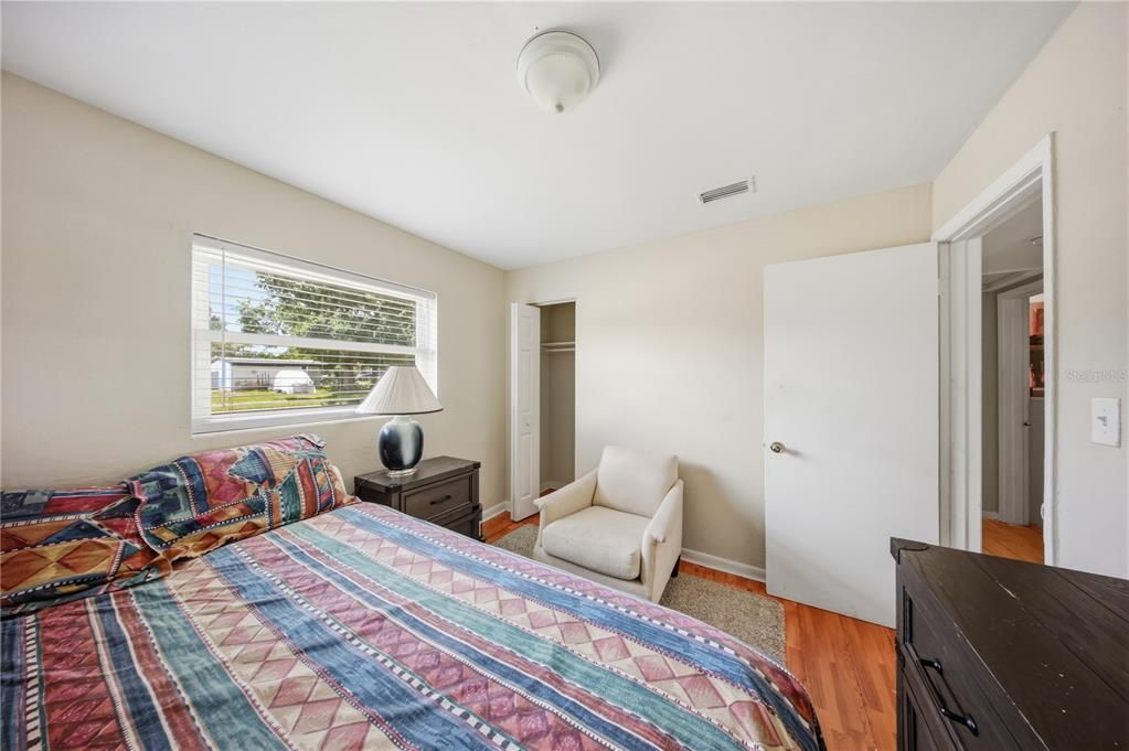 For Sale: $285,000 (3 beds, 2 baths, 1092 Square Feet)