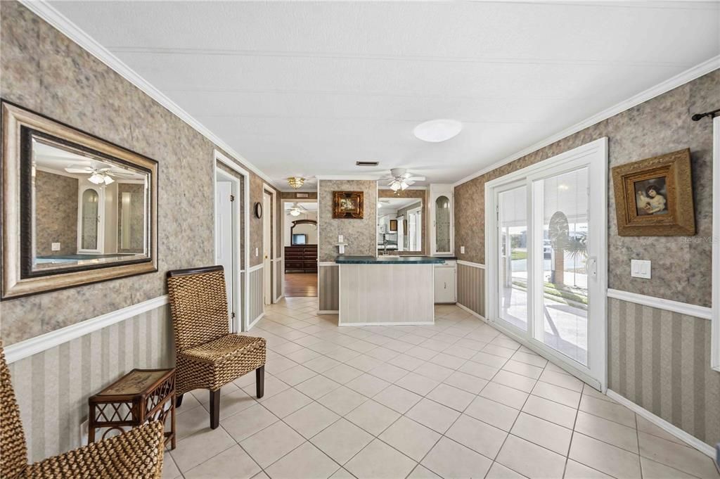 For Sale: $262,000 (2 beds, 2 baths, 1288 Square Feet)