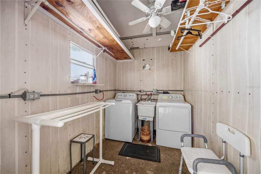 For Sale: $262,000 (2 beds, 2 baths, 1288 Square Feet)