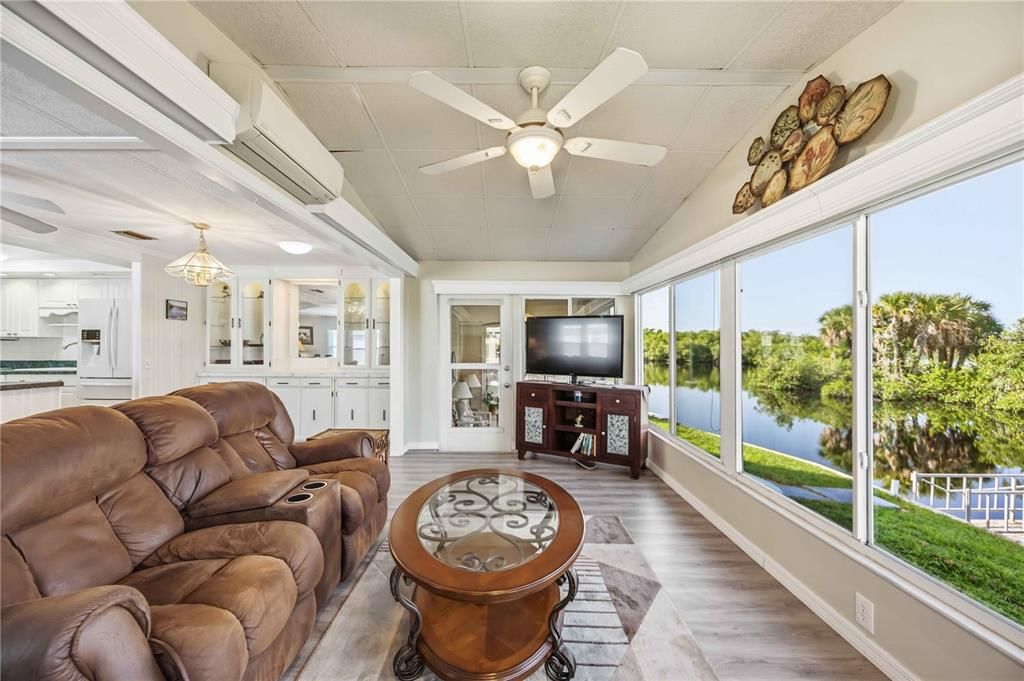 For Sale: $262,000 (2 beds, 2 baths, 1288 Square Feet)