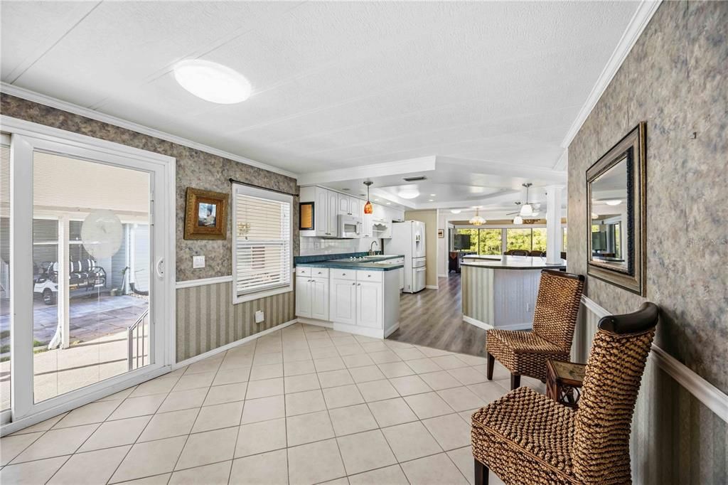 For Sale: $262,000 (2 beds, 2 baths, 1288 Square Feet)