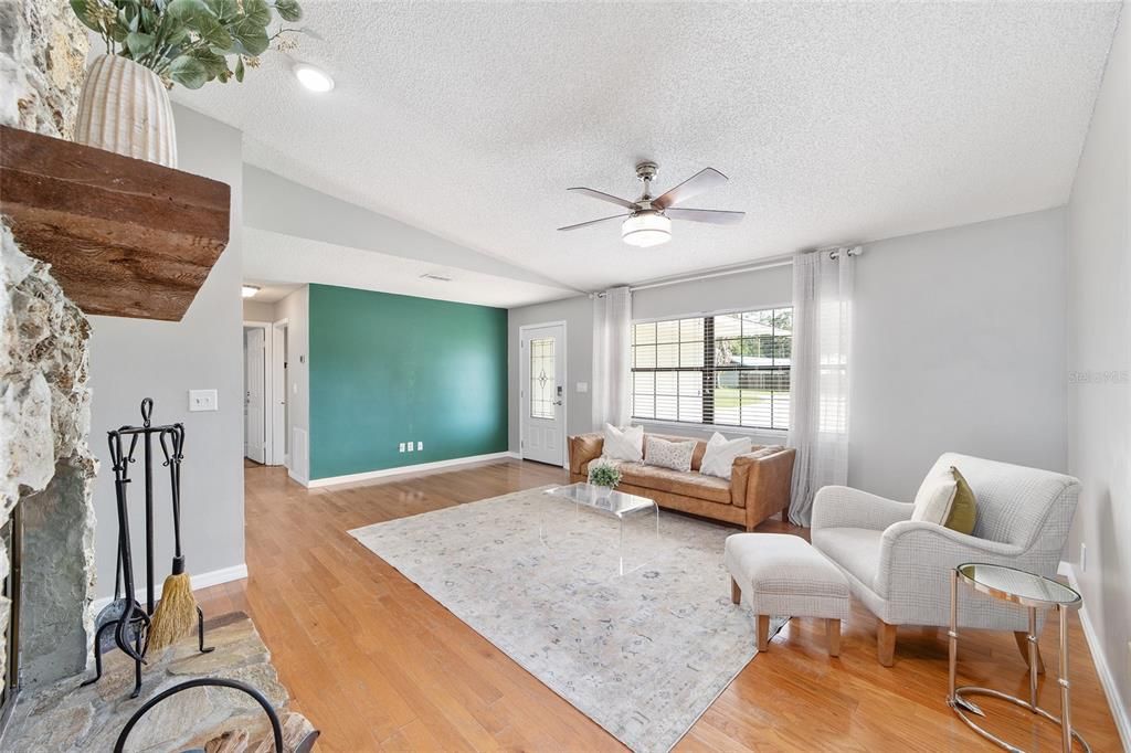 For Sale: $465,000 (3 beds, 2 baths, 1728 Square Feet)
