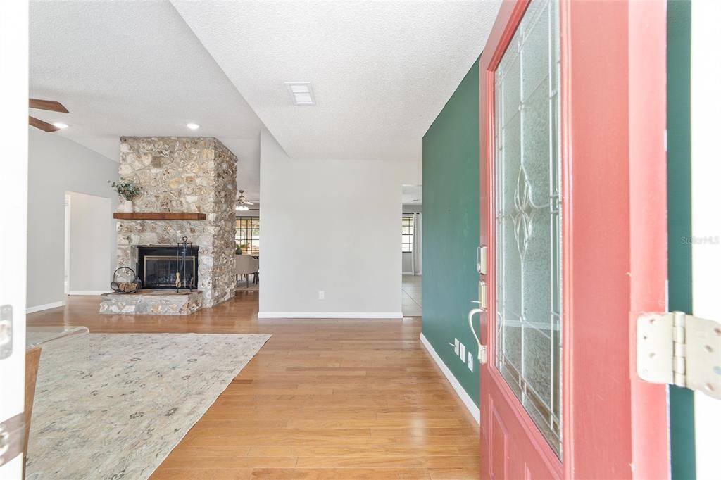 For Sale: $465,000 (3 beds, 2 baths, 1728 Square Feet)