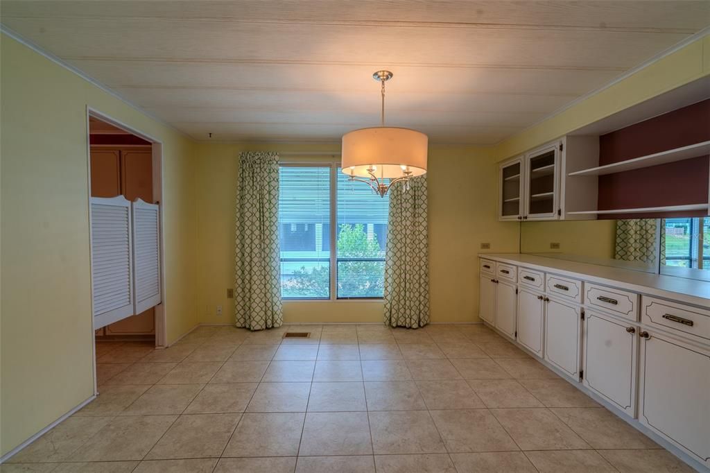 En Venta: $369,900 (2 camas, 2 baños, 2528 Pies cuadrados)