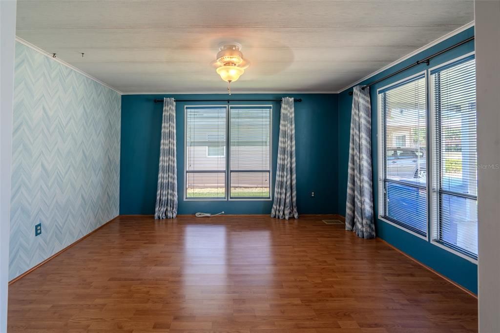 En Venta: $369,900 (2 camas, 2 baños, 2528 Pies cuadrados)
