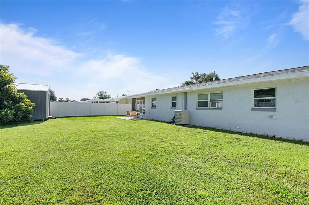 For Sale: $249,900 (2 beds, 1 baths, 1094 Square Feet)