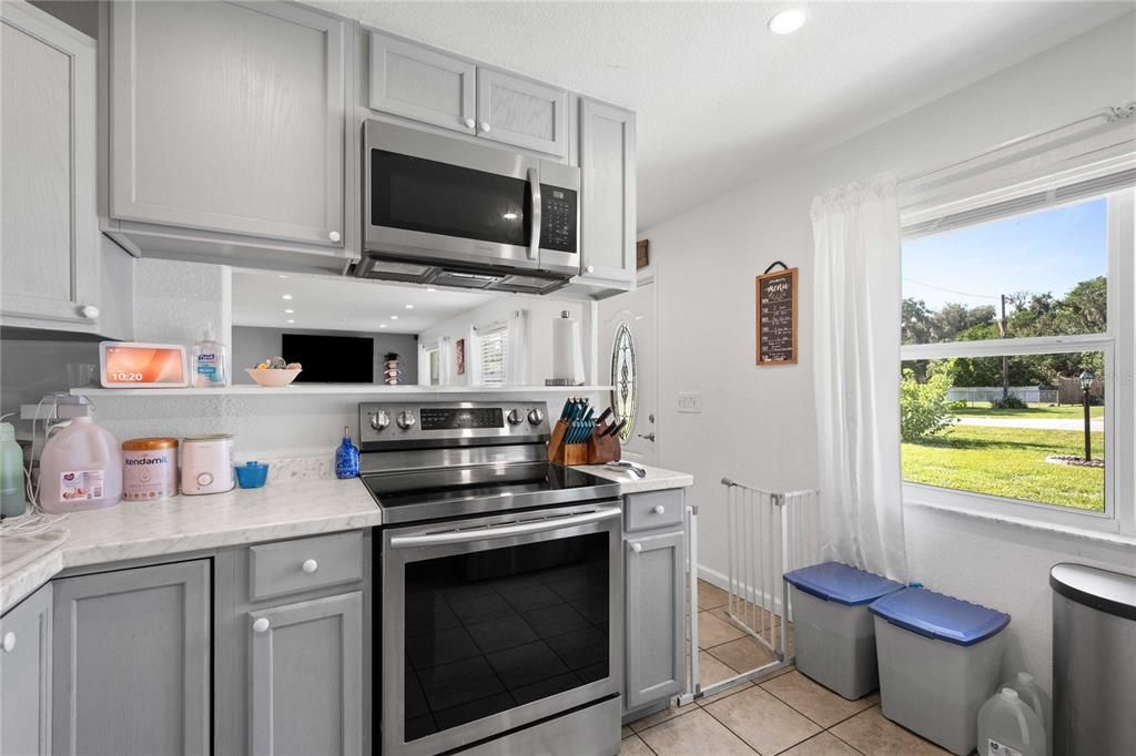 For Sale: $249,900 (2 beds, 1 baths, 1094 Square Feet)