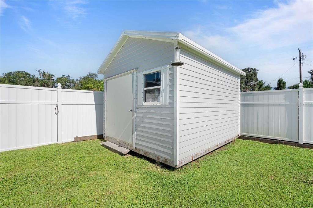 For Sale: $249,900 (2 beds, 1 baths, 1094 Square Feet)