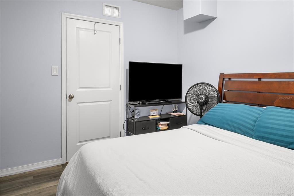 For Sale: $389,900 (4 beds, 3 baths, 1982 Square Feet)