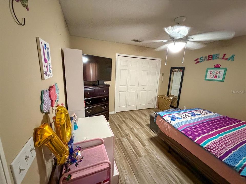 For Sale: $389,900 (4 beds, 3 baths, 1982 Square Feet)