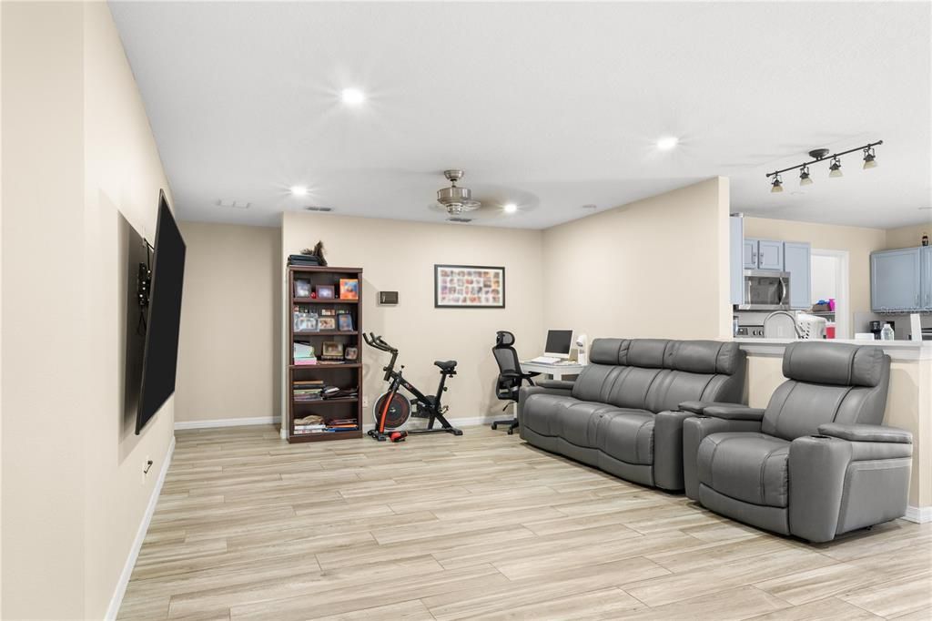 For Sale: $389,900 (4 beds, 3 baths, 1982 Square Feet)
