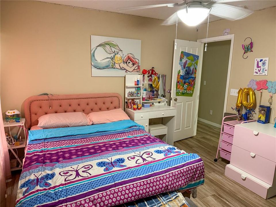 For Sale: $389,900 (4 beds, 3 baths, 1982 Square Feet)