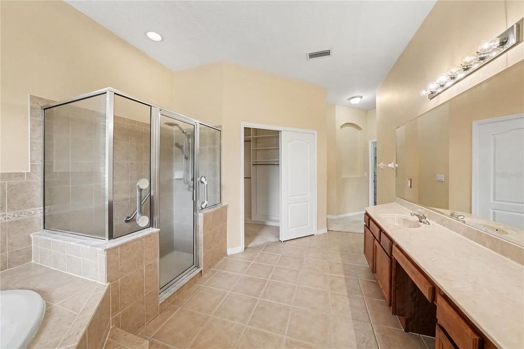 For Sale: $515,000 (4 beds, 3 baths, 2832 Square Feet)