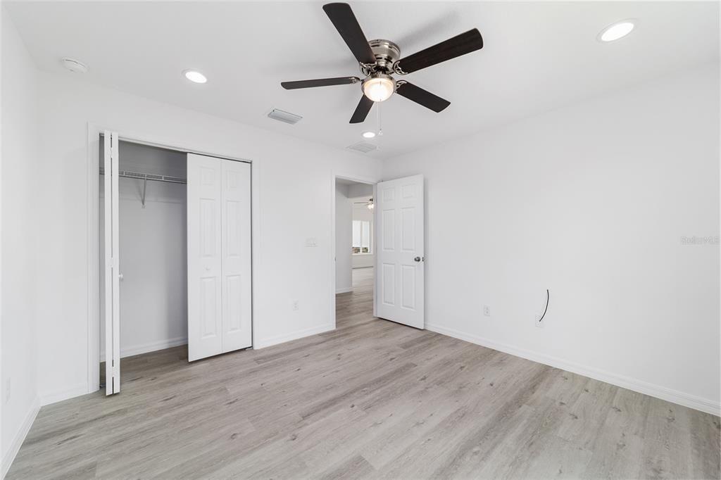 En Venta: $299,900 (4 camas, 2 baños, 1715 Pies cuadrados)
