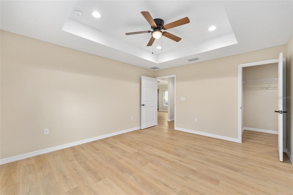 En Venta: $299,900 (4 camas, 2 baños, 1715 Pies cuadrados)