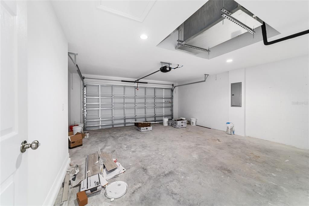 En Venta: $299,900 (4 camas, 2 baños, 1715 Pies cuadrados)