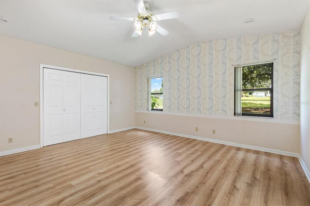For Sale: $300,000 (2 beds, 2 baths, 1529 Square Feet)
