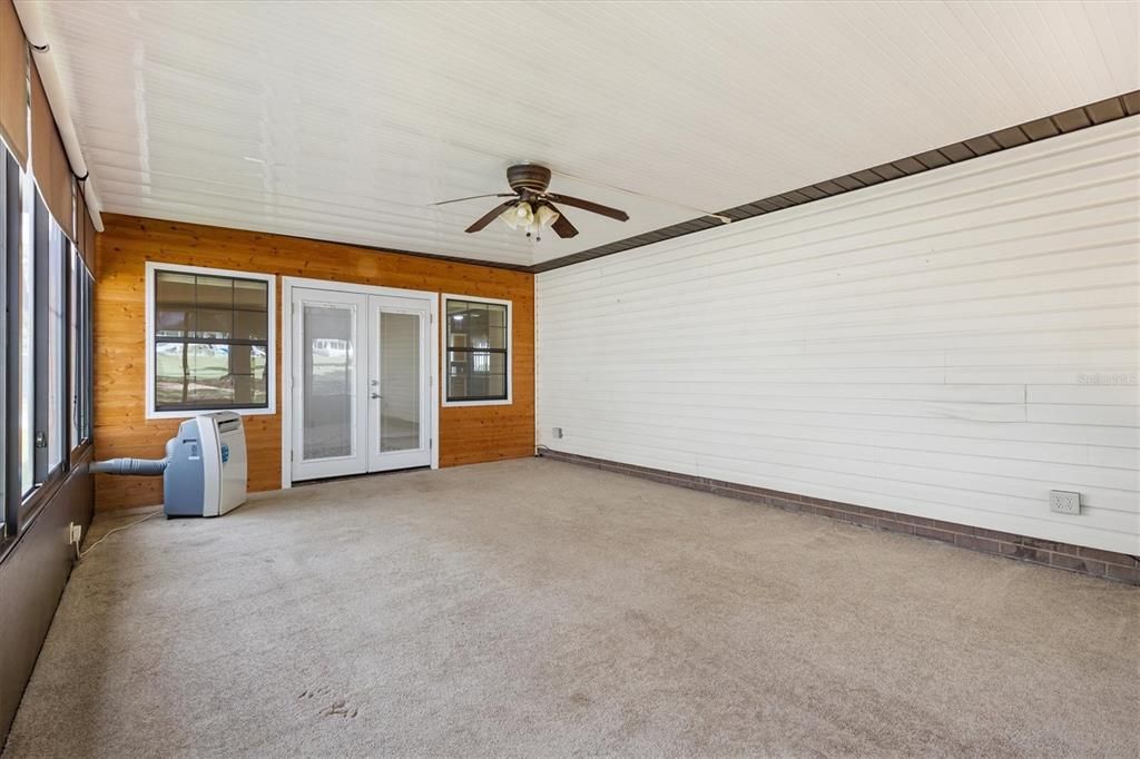 For Sale: $300,000 (2 beds, 2 baths, 1529 Square Feet)