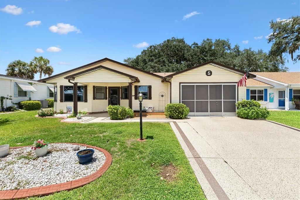 For Sale: $300,000 (2 beds, 2 baths, 1529 Square Feet)