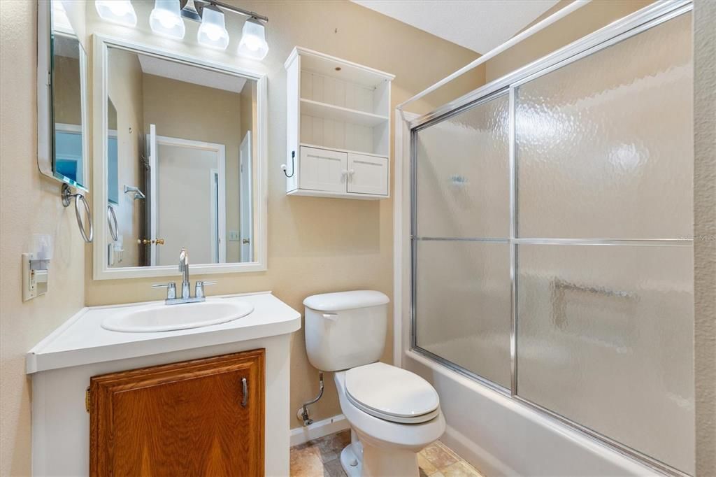 For Sale: $300,000 (2 beds, 2 baths, 1529 Square Feet)