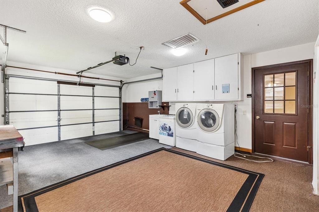 For Sale: $300,000 (2 beds, 2 baths, 1529 Square Feet)