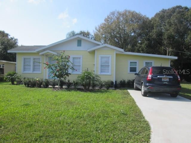 For Sale: $399,000 (3 beds, 2 baths, 1060 Square Feet)