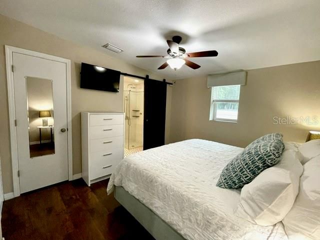 For Sale: $399,000 (3 beds, 2 baths, 1060 Square Feet)