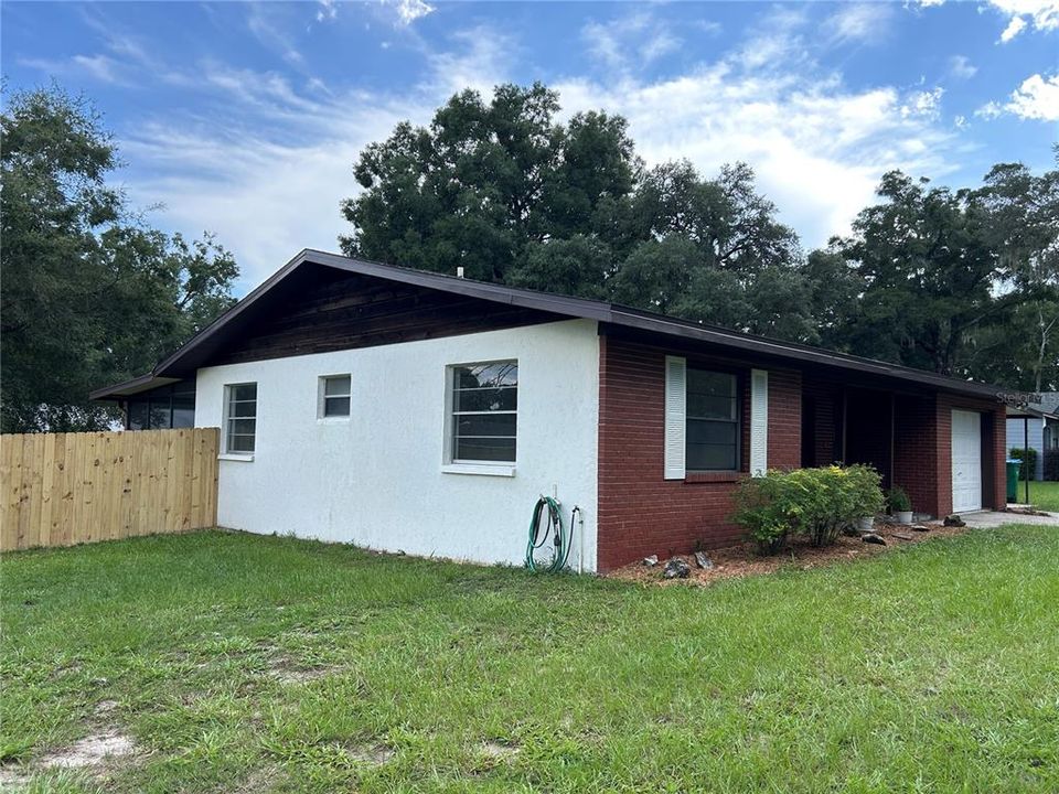 For Sale: $274,900 (3 beds, 2 baths, 1422 Square Feet)