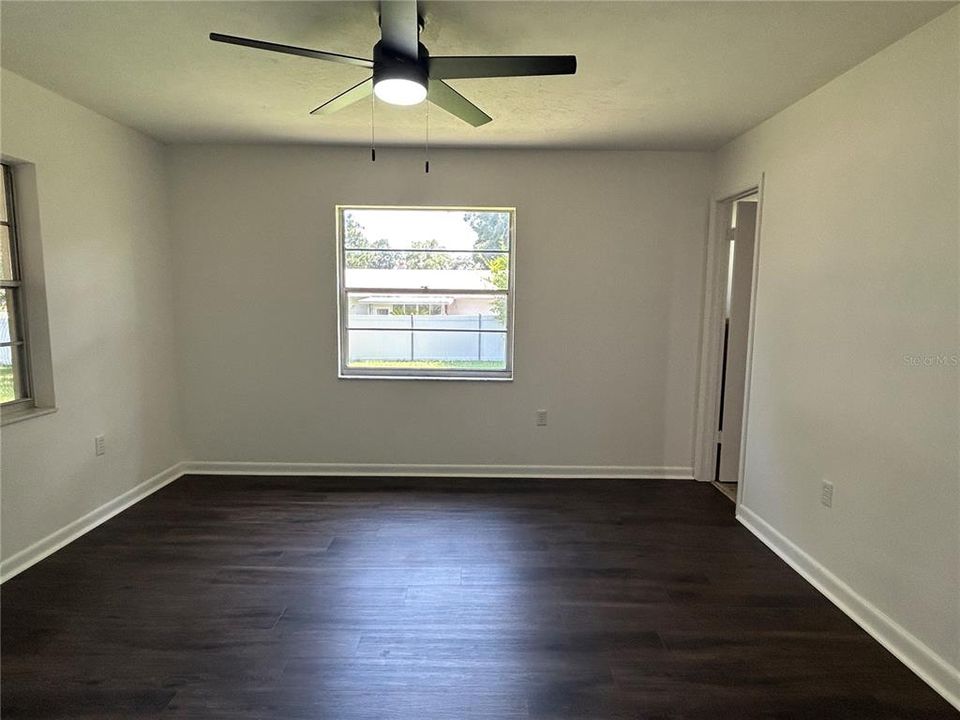 For Sale: $274,900 (3 beds, 2 baths, 1422 Square Feet)