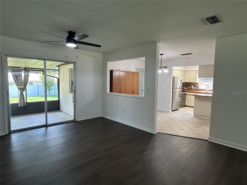 For Sale: $274,900 (3 beds, 2 baths, 1422 Square Feet)